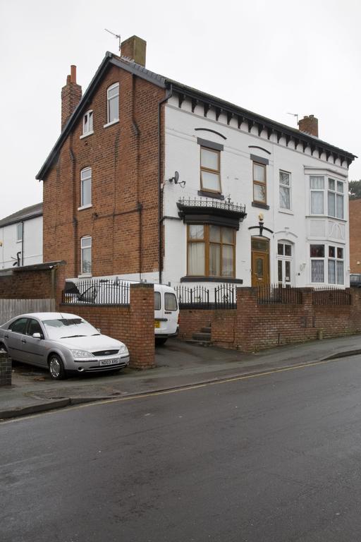 Oaklands Apartment Wolverhampton Exterior photo