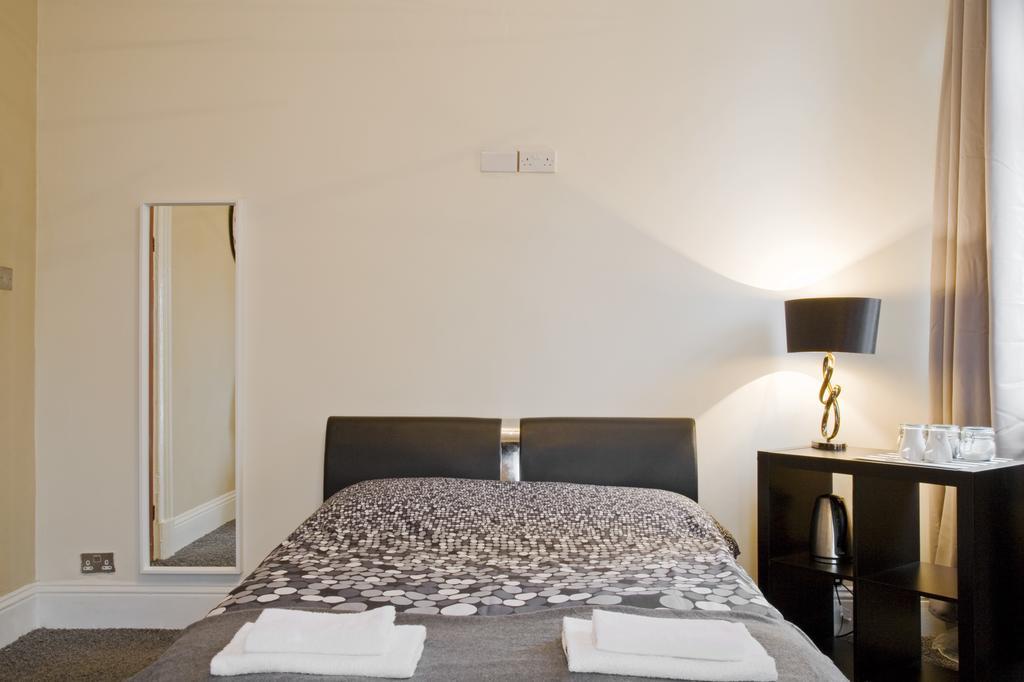 Oaklands Apartment Wolverhampton Exterior photo