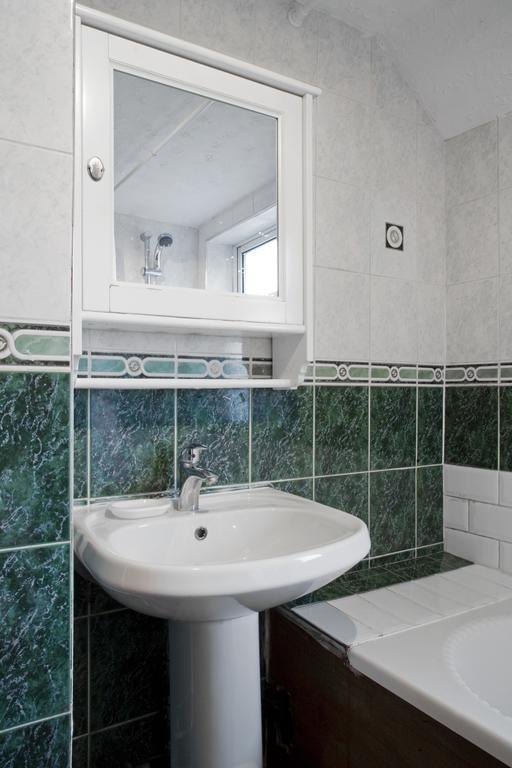 Oaklands Apartment Wolverhampton Exterior photo
