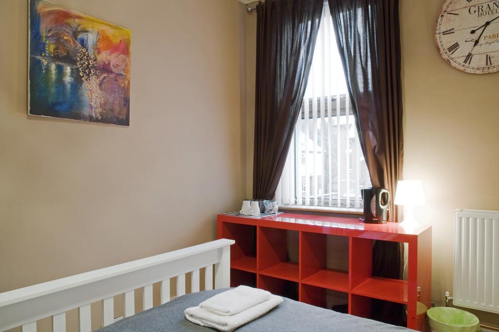 Oaklands Apartment Wolverhampton Exterior photo