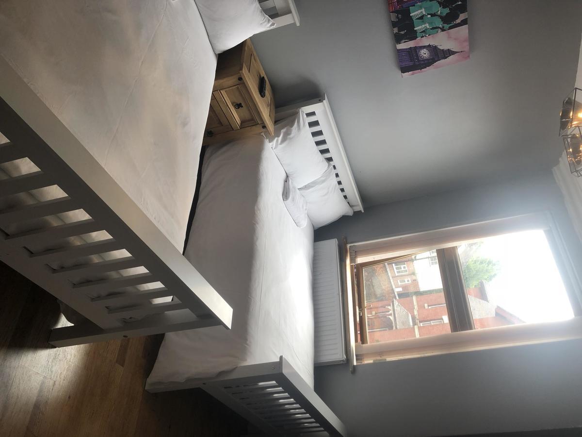 Oaklands Apartment Wolverhampton Exterior photo